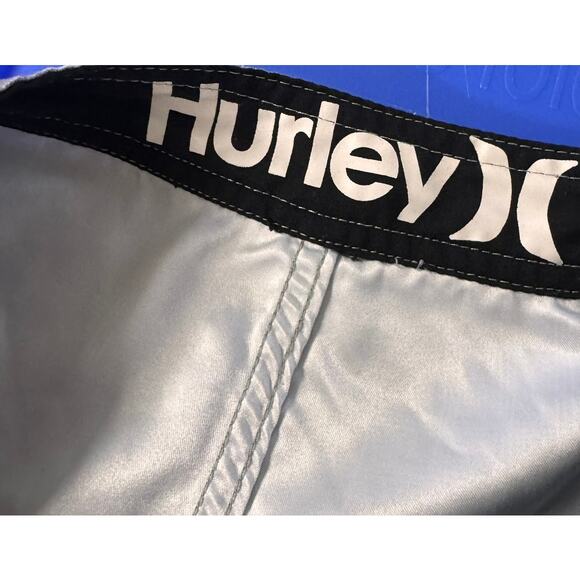 Hurley Mens Size 28 Gray Plaid Board Shorts Polyester - Picture 3 of 10